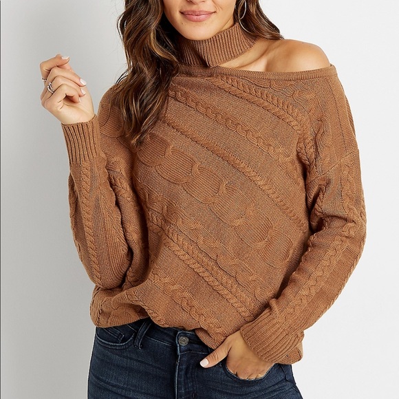 Cable Knit Mock Neck One Shoulder Sweater - Picture 3 of 10